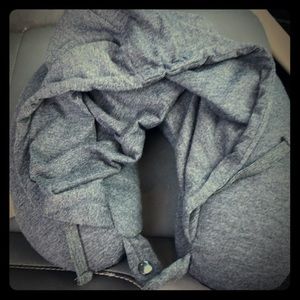 Hooded Neck Pillow